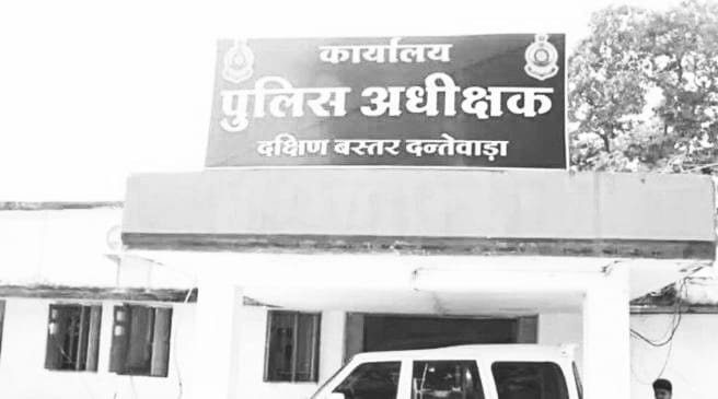 छत्तीसगढ़ के दंतेवाड़ा में जबरदस्त फायरिंग, एक जवान की मौत, दूसरे को किया एयरलिफ्ट - Chhattisgarh DANTEWADA Accidental Firing
