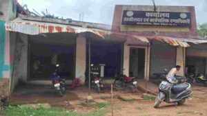 किराए के कमरों में चल रहे पटवारी कार्यालय! राजस्व कार्यों के लिए ग्रामीणों को करनी पड़ रही है भारी मशक्कत