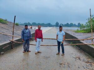 लगातार बारिश से बलौदाबाजार में बढ़ा बाढ़ का खतरा, अमेठी घाट पर आवागमन बंद