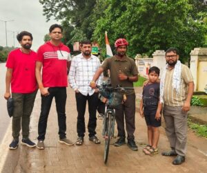 साइकिल पर भारत भ्रमण कर रहा बिहार का युवा पहुंचा फरसगांव