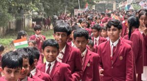 मदर टेरेसा स्कूल बोरगांव में बच्चों ने निकाली भव्य तिरंगा रैली